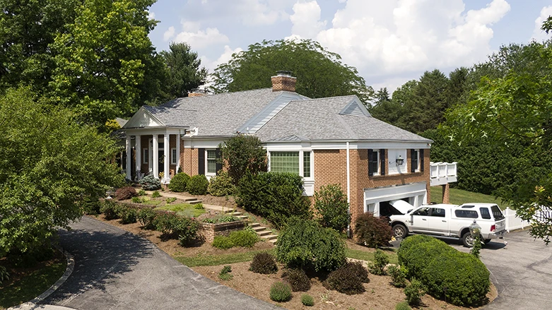 Middle Creek Roofing Image