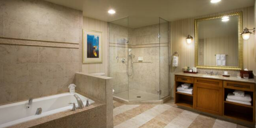 Disney's Paradise Pier Hotel Huntington Signature Suites 1-2 Bedroom Bathroom with Shower and Soaking Tub
