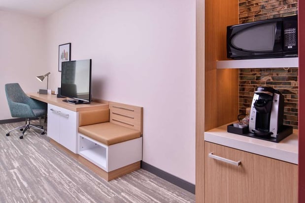 Images Hilton Garden Inn Kansas City Airport