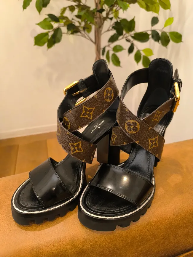 Images KOMEHYO（コメ兵）買取センターリバーウォーク北九州