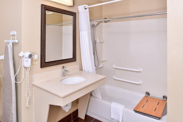 Images Staybridge Suites Ofallon Chesterfield by IHG