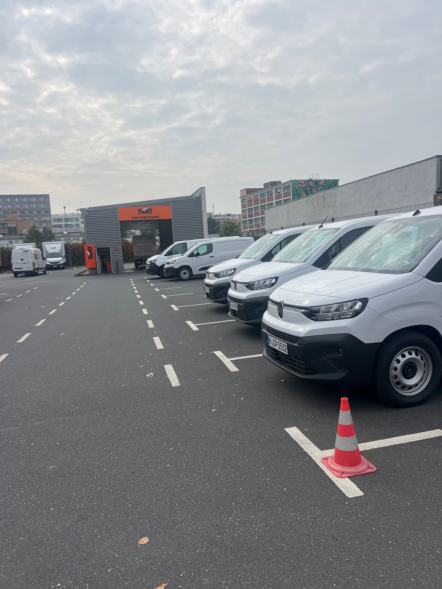 SIXT Truck Center Köln, Widdersdorfer Str. 369 in Köln