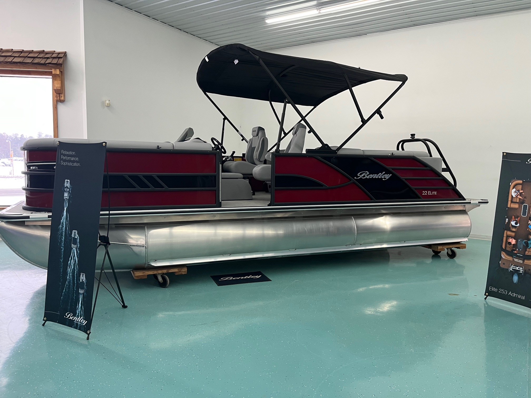 Staples Sports Lincoln Image