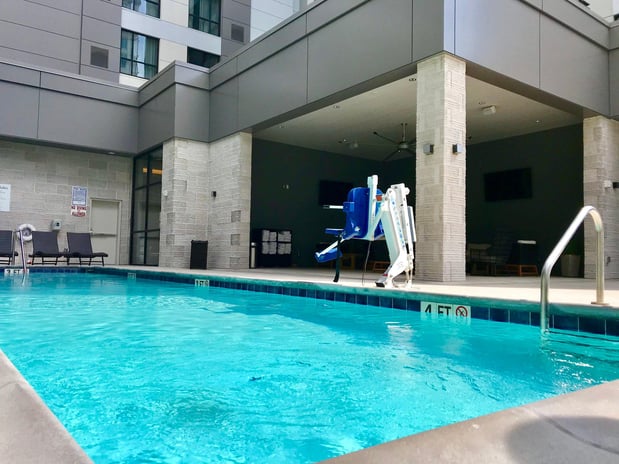 Images Holiday Inn & Suites Nashville Downtown - Broadway by IHG