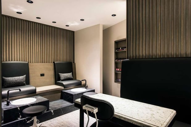 Images LondonHouse Chicago, Curio Collection by Hilton