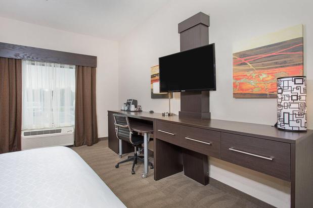 Images Holiday Inn Express & Suites Glasgow, an IHG Hotel