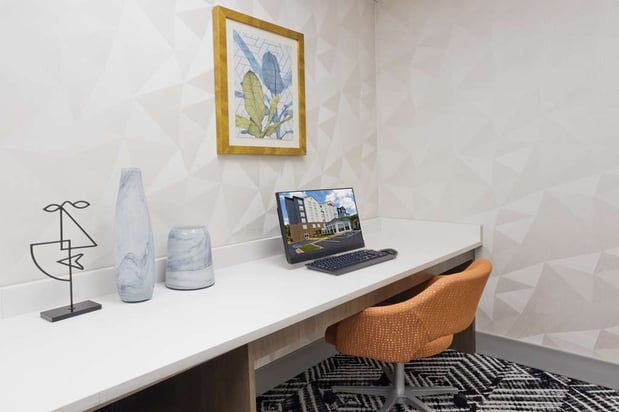 Images Hilton Garden Inn Birmingham/Lakeshore Drive