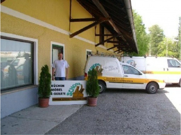 Tischlermeister Günther Schoob, Bachstraße 19 in Wals-Siezenheim