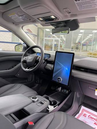 Images Currie Motors Ford of Frankfort