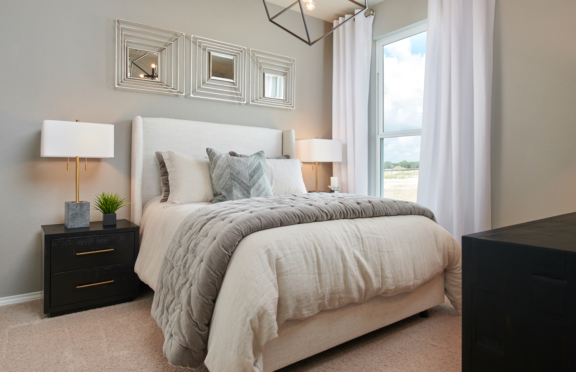 Secondary bedroom
