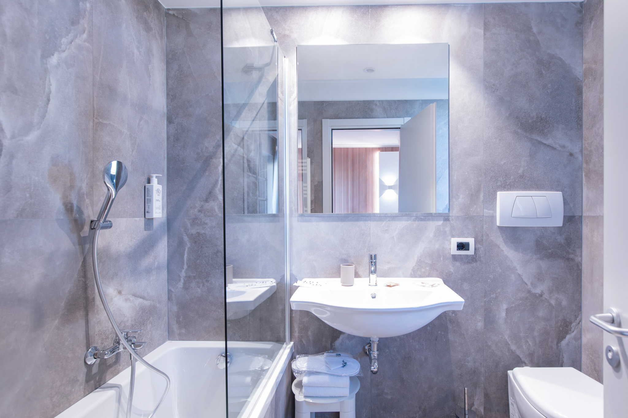 Images Garner Hotel Rome Aurelia by IHG