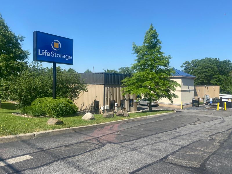 Images Life Storage - Middletown
