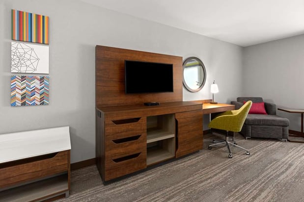 Images Hampton Inn & Suites Burlington