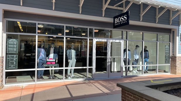 Images BOSS Outlet - Merrimack