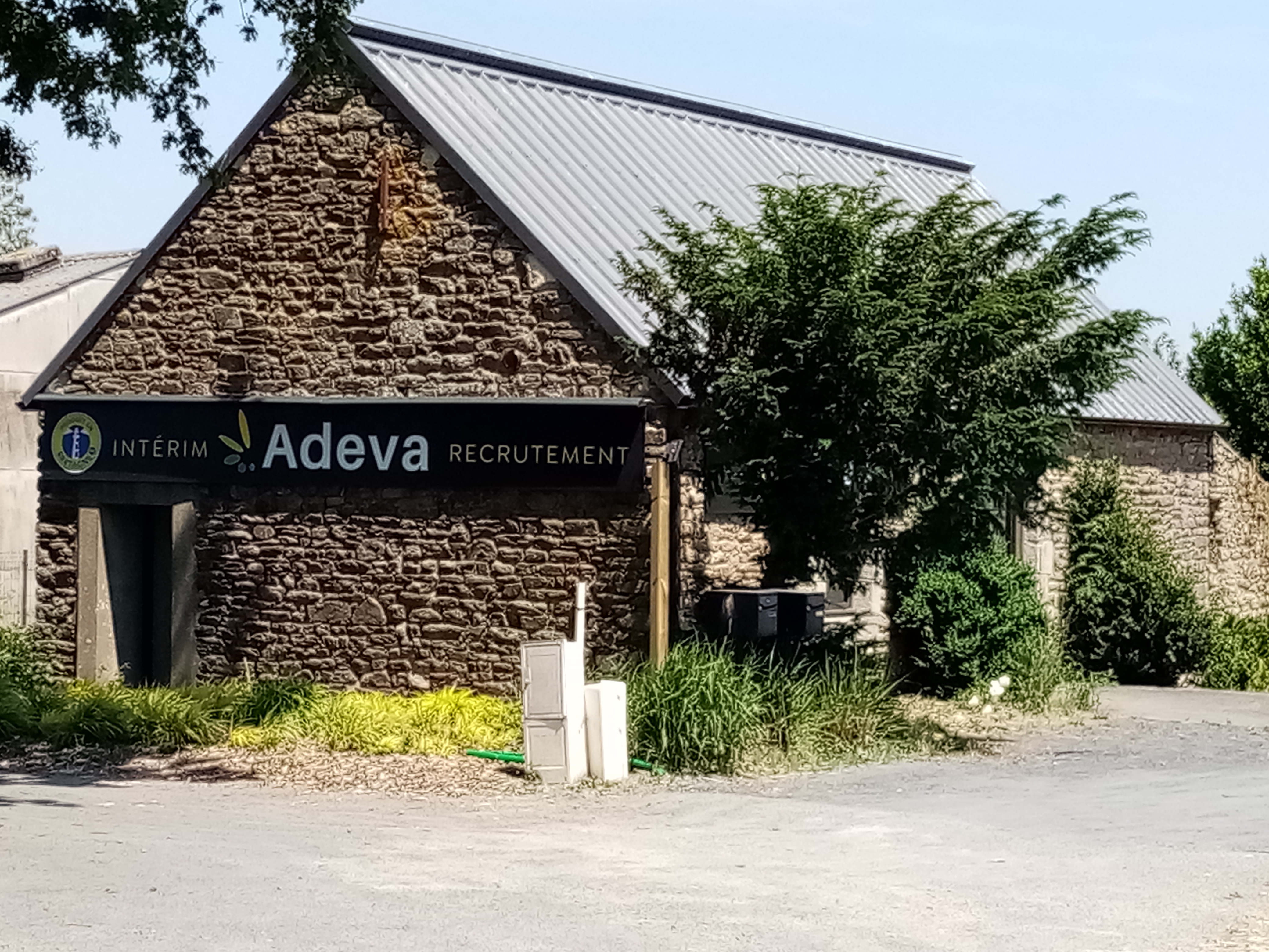 Foto 9 di Agence Adeva