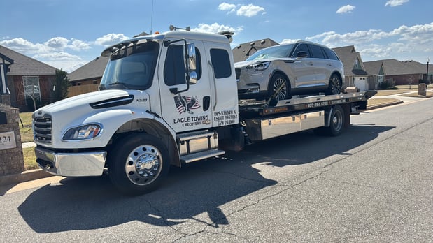 Images Eagle Towing & Recovery