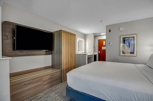 Images Holiday Inn Express & Suites Portland-Jantzen Beach by IHG