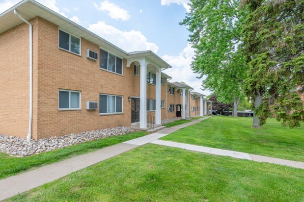 Images Creek Hill Apartment Homes