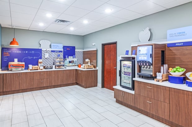 Images Holiday Inn Express & Suites Sealy by IHG