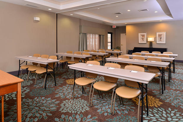 Images Staybridge Suites Ofallon Chesterfield by IHG