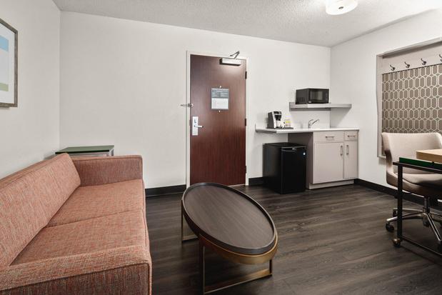 Images Holiday Inn & Suites Bothell by IHG
