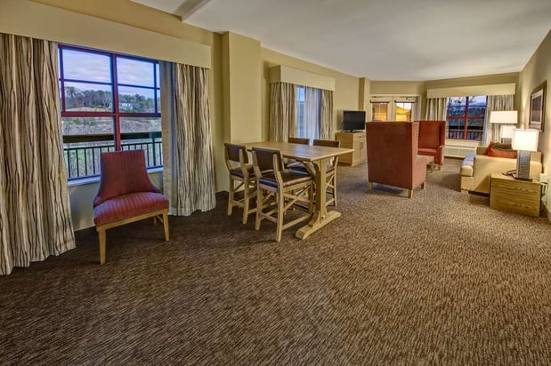 Images Black Fox Lodge Pigeon Forge, Tapestry Collection by Hilton