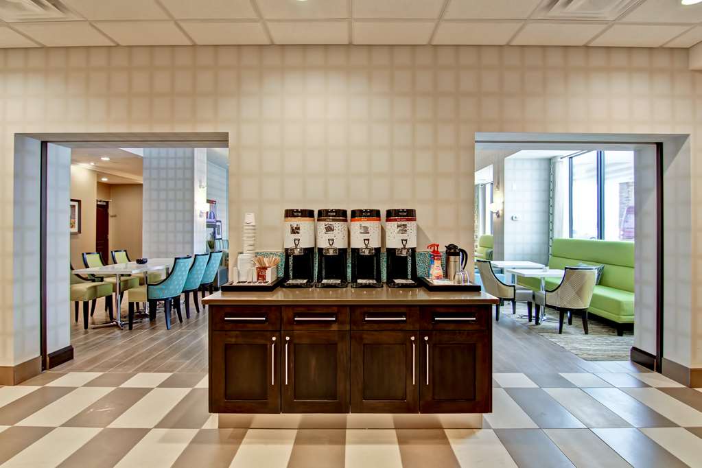 Images Hampton Inn & Suites by Hilton Saskatoon Airport