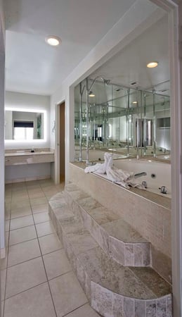 Images Best Western Plus Hotel & Conference Center