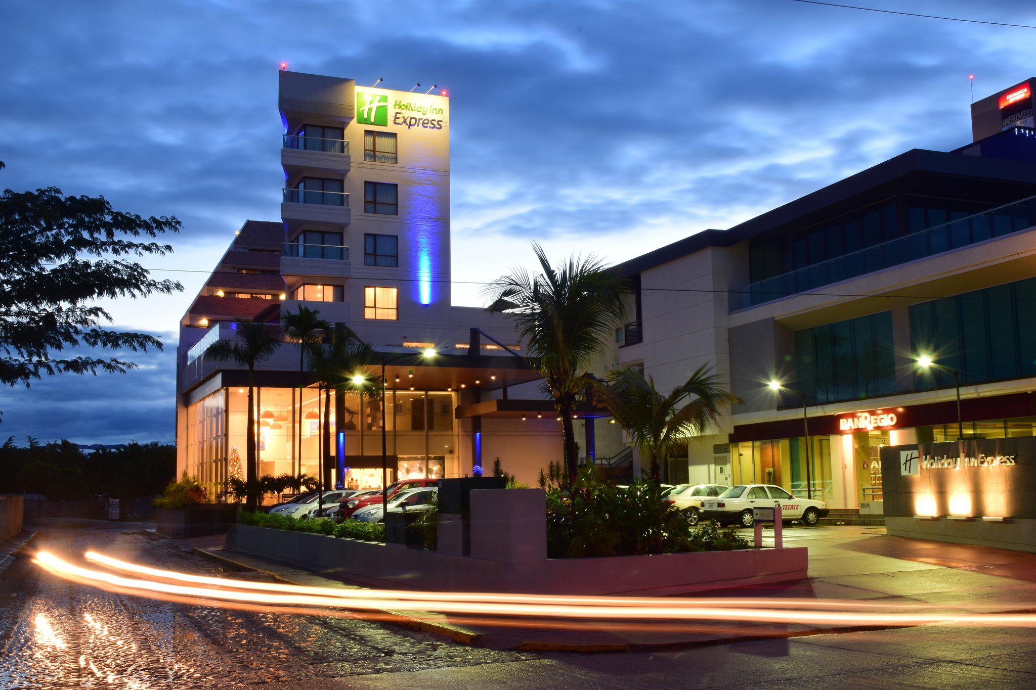 Images Holiday Inn Express Puerto Vallarta, an IHG Hotel