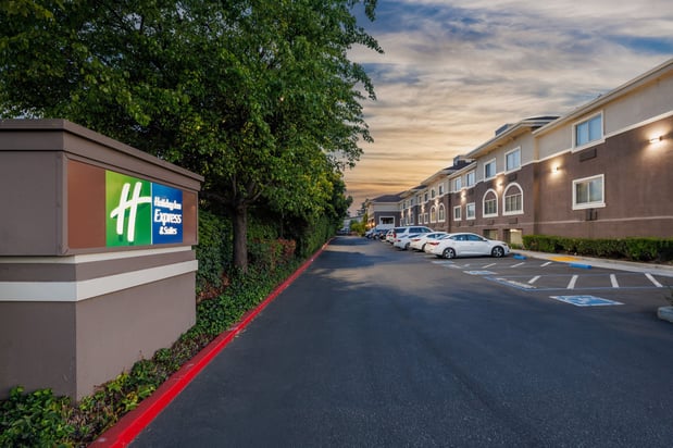 Images Holiday Inn Express & Suites Mountain View Silicon Valley by IHG