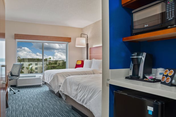 Images Holiday Inn Express & Suites Orlando - Lake Buena Vista by IHG