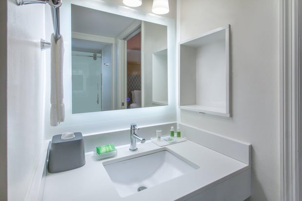 Images Holiday Inn & Suites Boca Raton - North by IHG