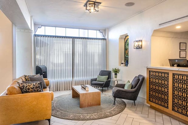 Images Hotel Virginia Santa Barbara, Tapestry Collection by Hilton