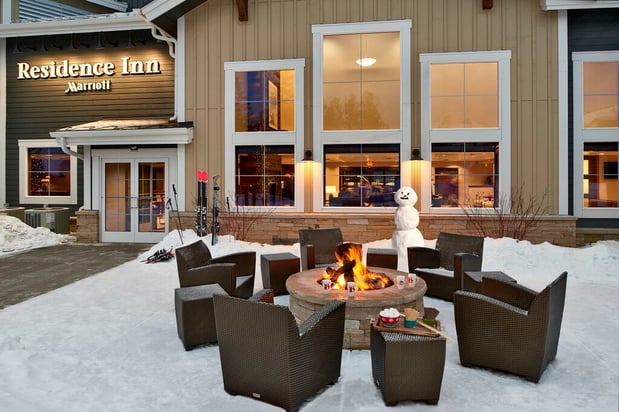 Images Base Camp Lounge