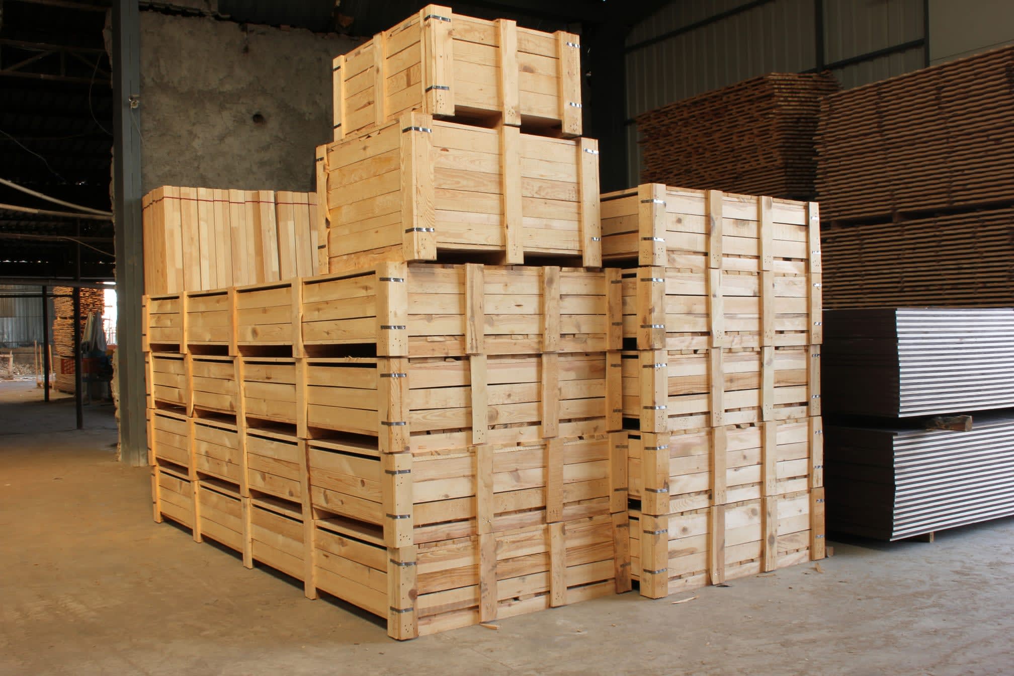 Red Rose Pallets & Case Bolton 01204 361825