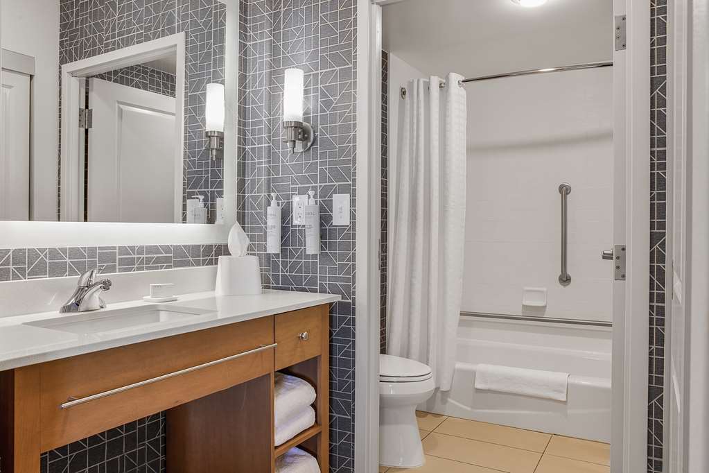 Images Homewood Suites by Hilton Winnipeg Airport-Polo Park, MB