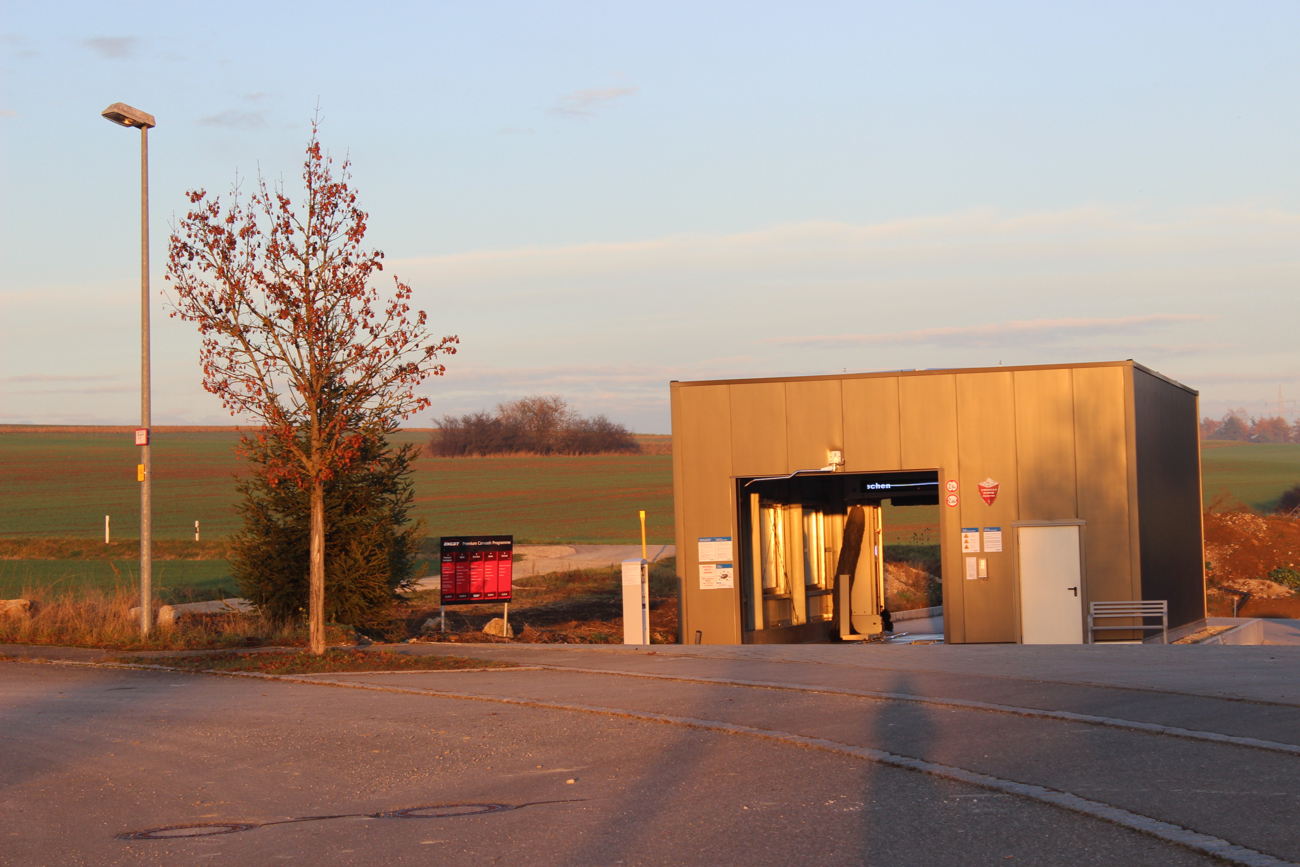 Lack- & Karosseriezentrum Engst GmbH & Co.KG, Christian-Necker-Straße 10 in Munderkingen