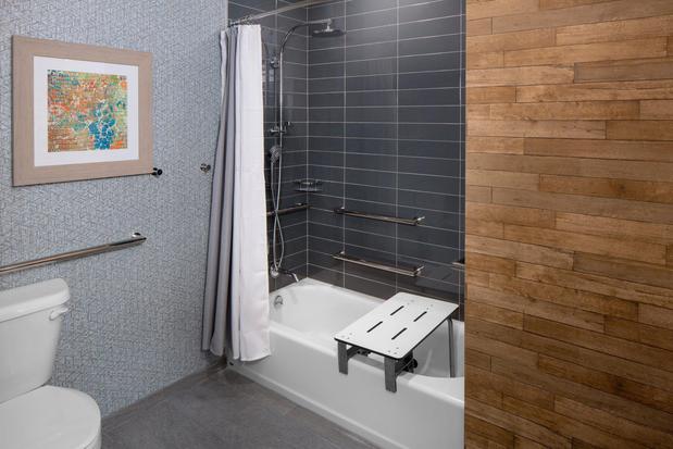 Images Hotel Indigo Gainesville-Celebration Pointe by IHG