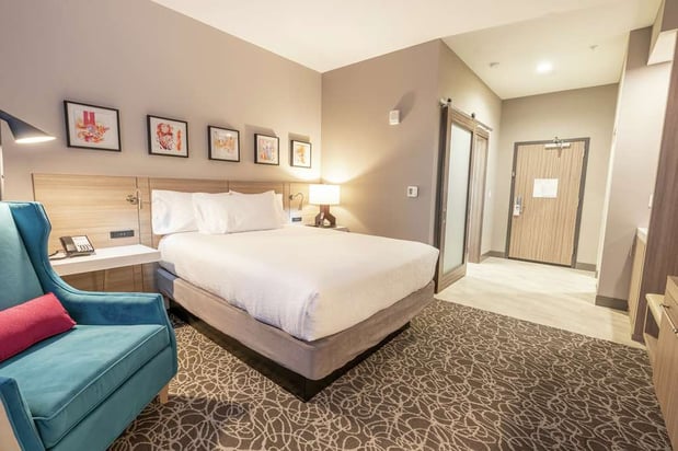 Images Hilton Garden Inn Wichita Downtown