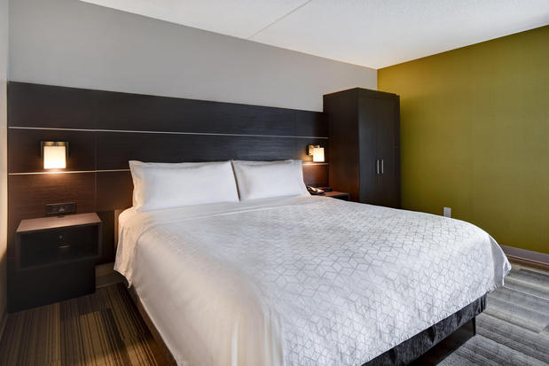 Images Holiday Inn Express & Suites Allentown Cen - Dorneyville, an IHG Hotel