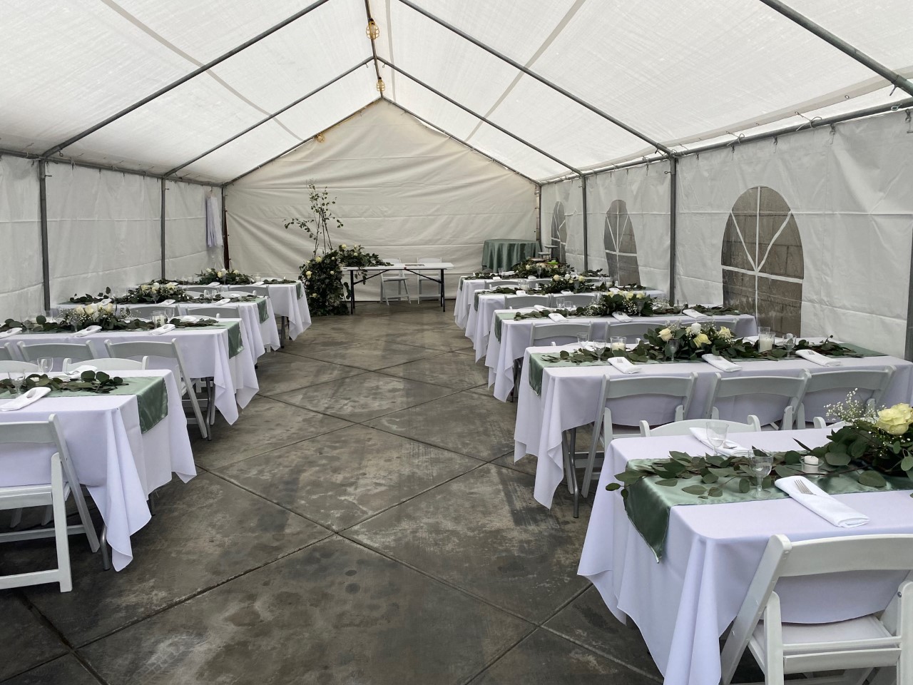 Guerrero Party Rentals - Servicio de renta de mesas, sillas y carpas