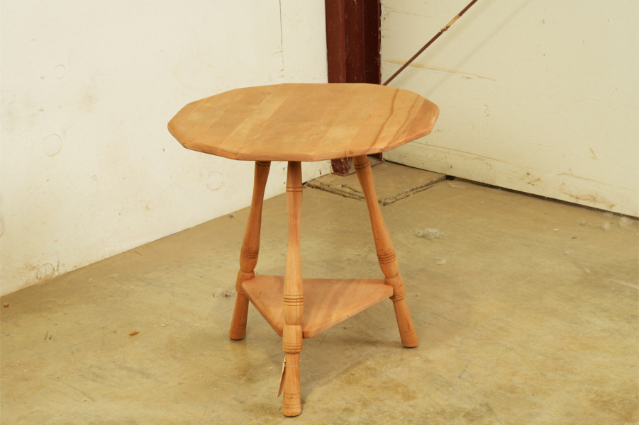 Stripped Round Table