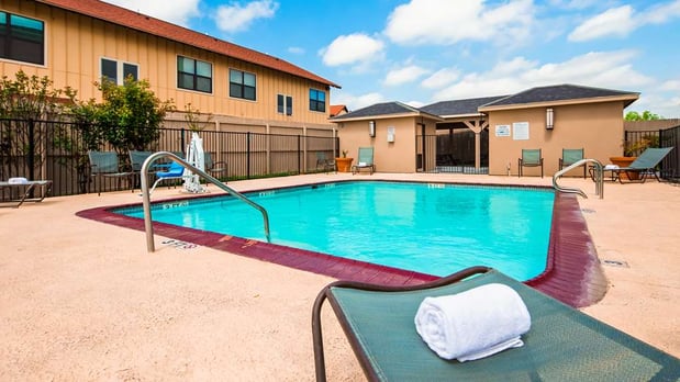 Images Best Western Plus Carrizo Springs Inn & Suites