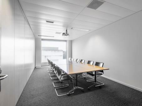 Zürich, Flughafen, Hotelstrasse 1 in Zürich