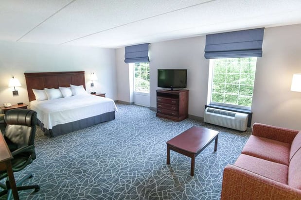 Images Hampton Inn & Suites Berkshires-Lenox