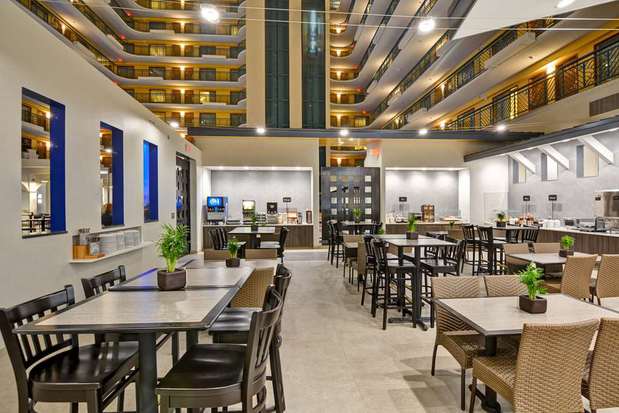 Images Embassy Suites by Hilton Miami International Airport