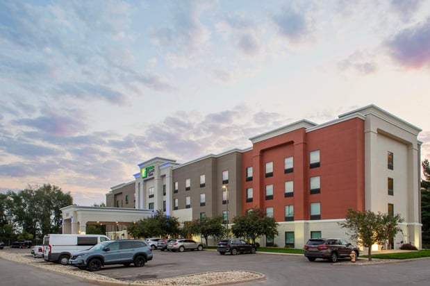 Images Holiday Inn Express & Suites Sioux City - Southern Hills by IHG