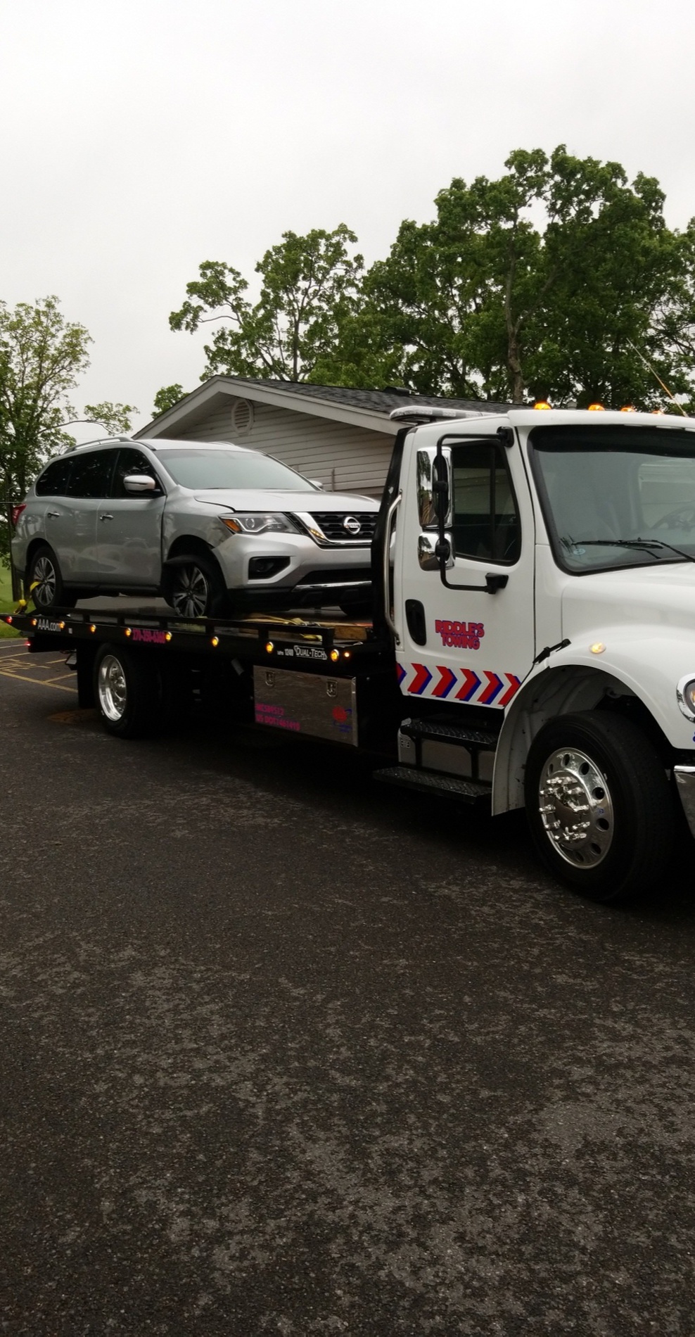 Images Riddle's 24 Hour Towing & Lockout, LLC