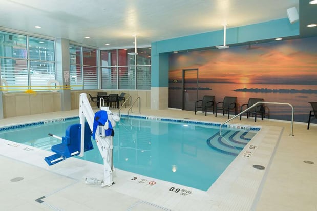 Images Hampton Inn & Suites Erie Bayfront
