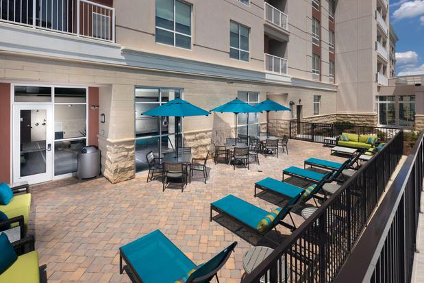 Images Holiday Inn & Suites Arden - Asheville Airport, an IHG Hotel
